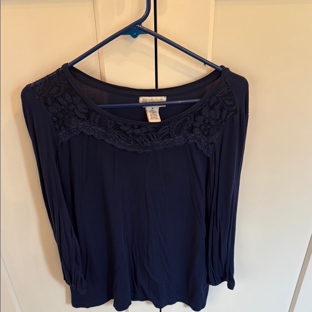 Liz Claiborne Blue Blouse with Elegant Design